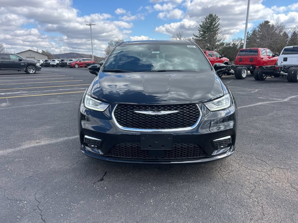 New 2026 Chrysler Pacifica Select FWD image 2