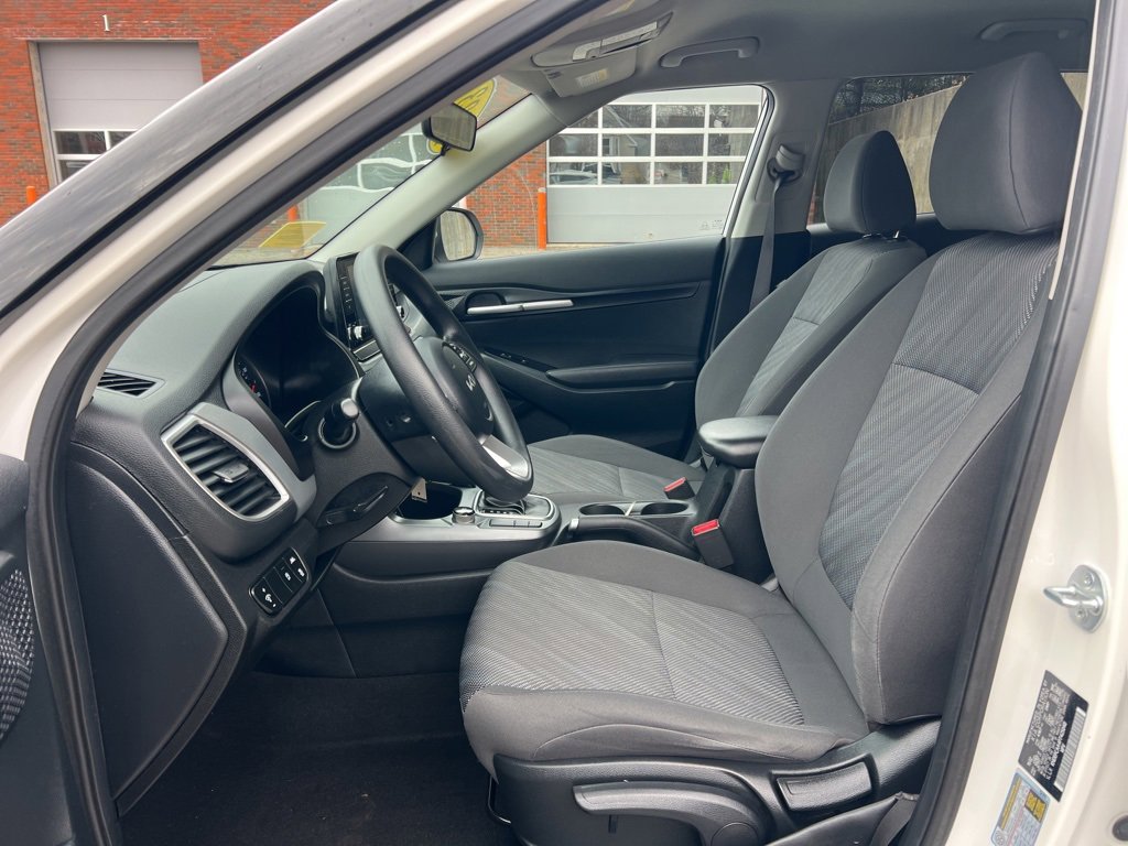 Used 2023 Kia Seltos LX image 11