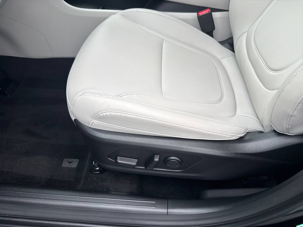 Certified 2025 Hyundai Tucson SEL AWD/4WD image 11