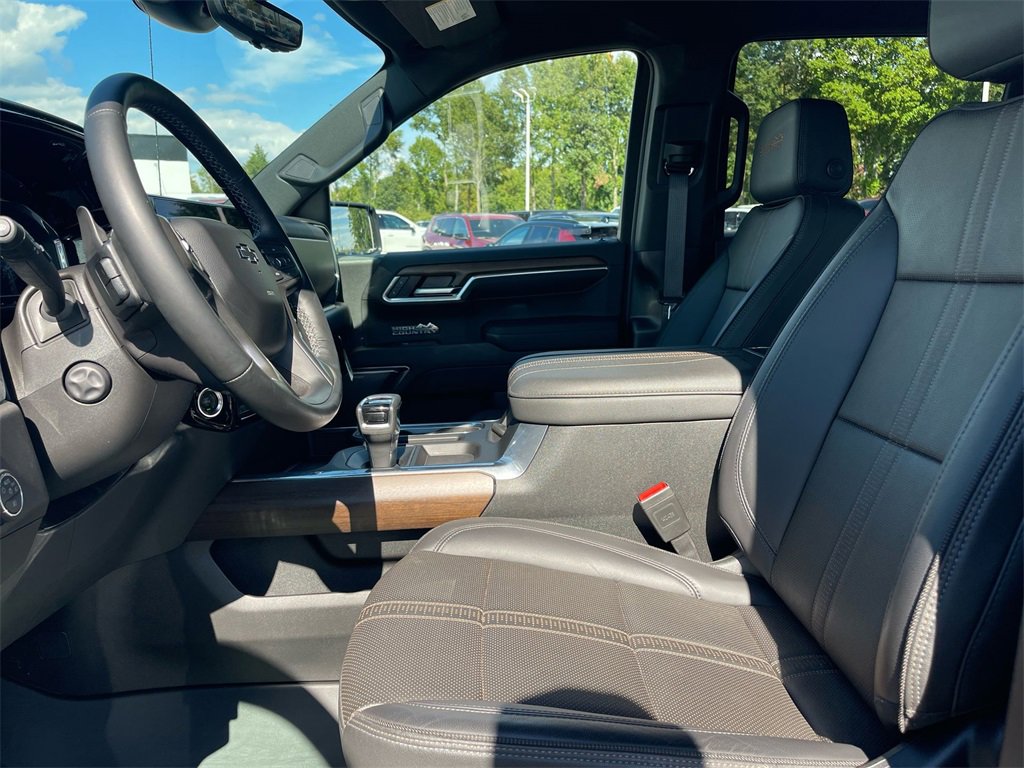 Used 2025 Chevrolet Silverado 1500 High Country w/ Midnight Edition image 9