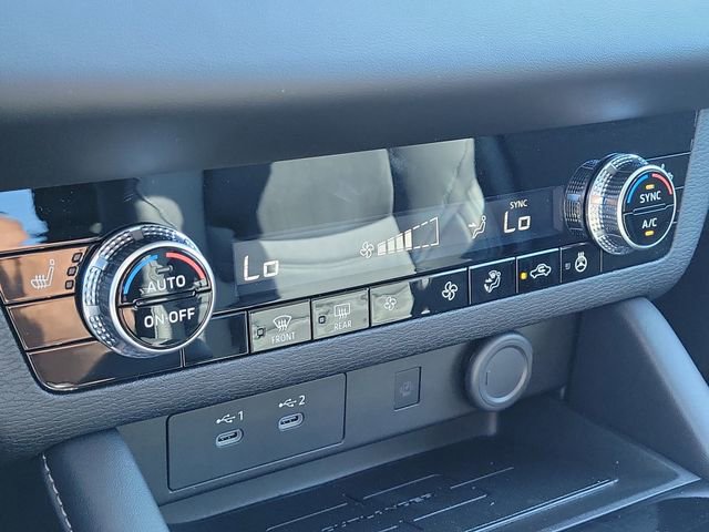 New 2026 Mitsubishi Outlander SE image 32