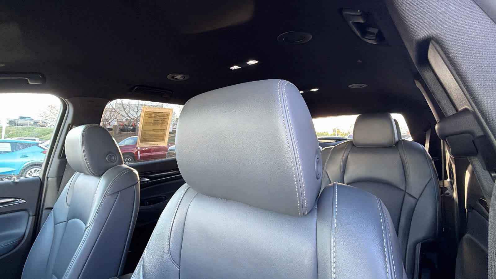 Used 2022 Buick Enclave Essence image 11