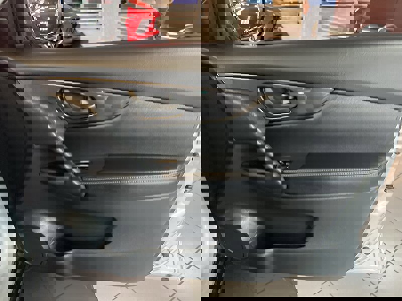 Used 2019 Nissan Rogue S image 26