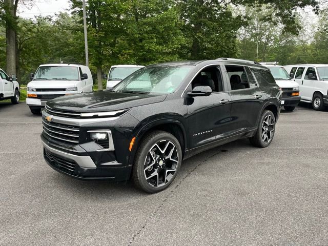 Used 2024 Chevrolet Traverse RS image 2