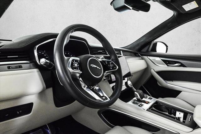 Used 2022 Jaguar F-PACE SVR image 10