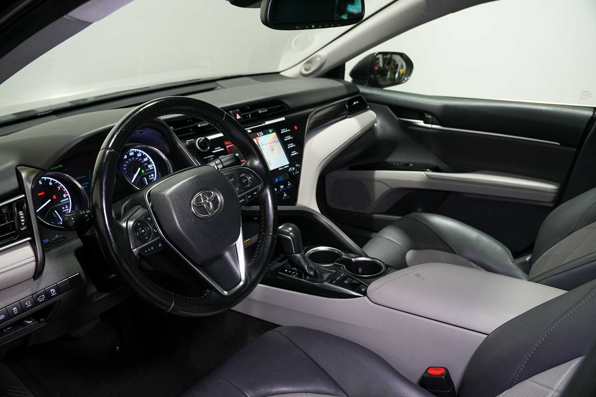 Used 2019 Toyota Camry XLE FWD image 16