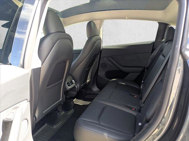 Used 2025 Tesla Model Y Long Range AWD/4WD image 19