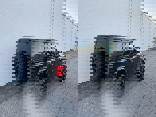 Used 2024 Jeep Wrangler Unlimited Sahara image 4