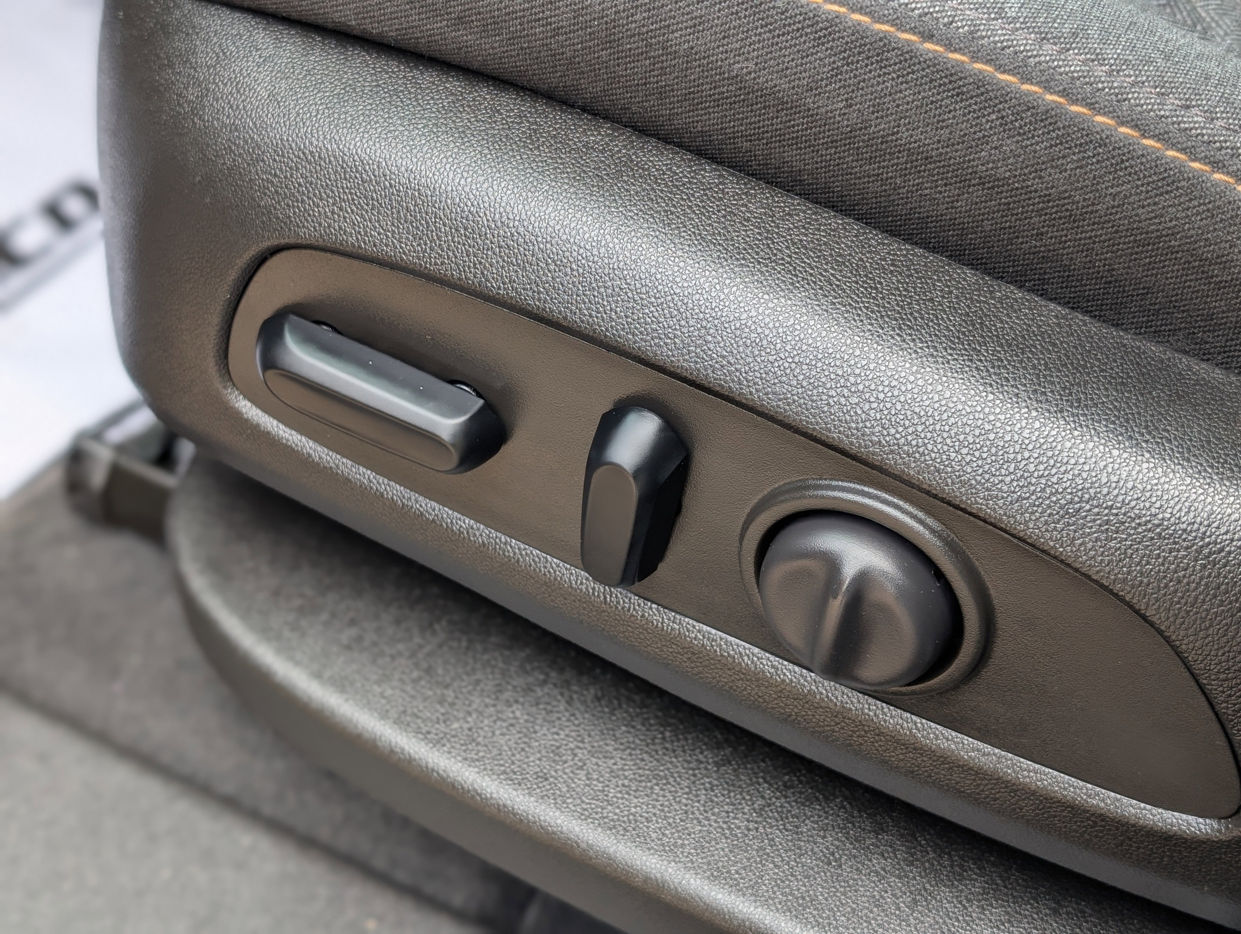 Used 2022 Chevrolet Equinox LT w/ Driver Convenience Package image 30