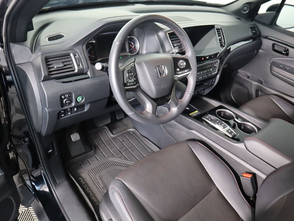 Certified 2024 Honda Passport Black Edition image 9