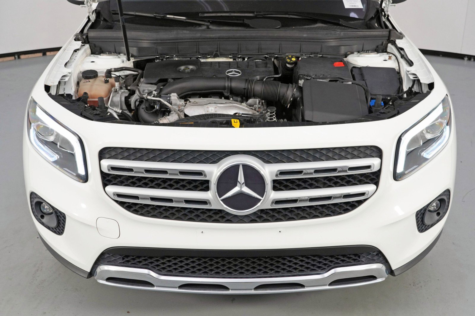 Used 2020 Mercedes-Benz GLB 250 4MATIC w/ Premium Package image 7