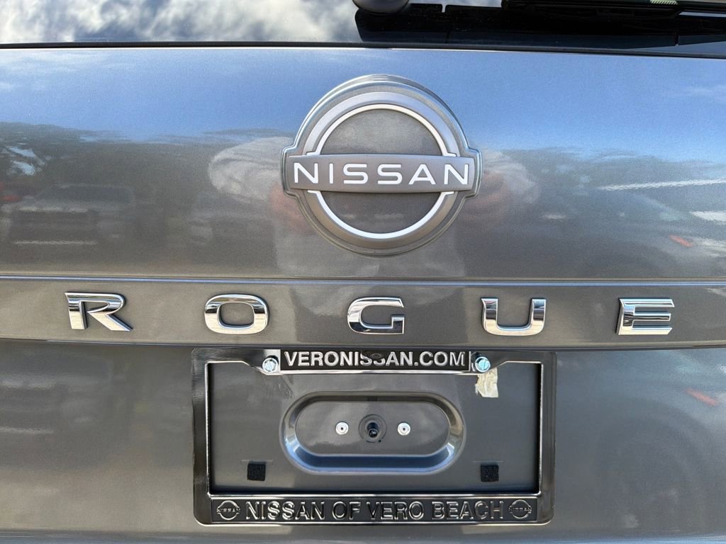 Used 2023 Nissan Rogue SV image 10