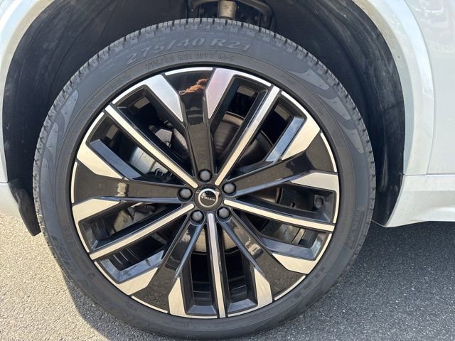Certified 2025 Volvo XC90 B5 Plus image 9