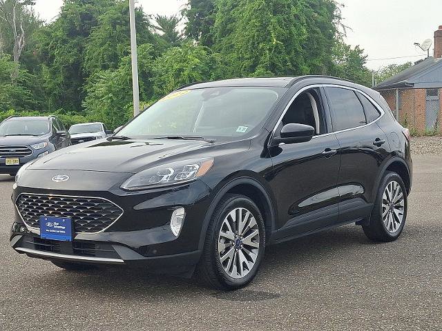 Certified 2022 Ford Escape Titanium image 3