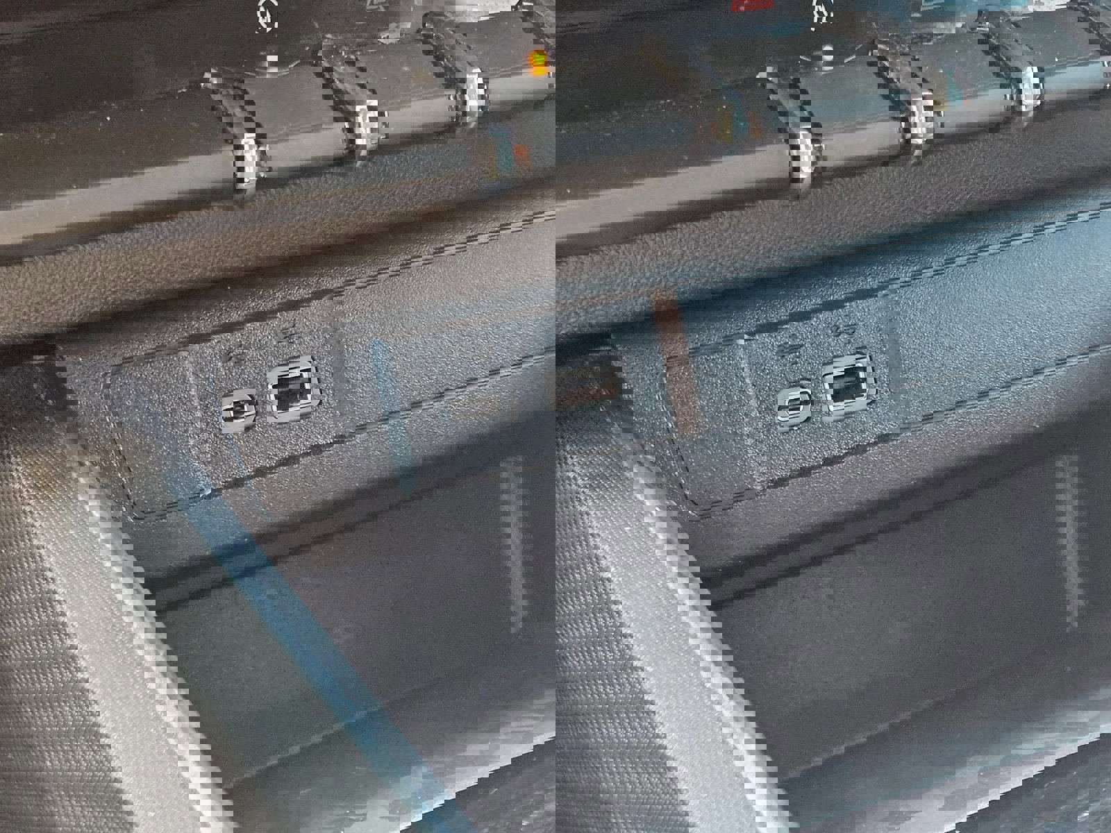 Used 2024 GMC Canyon Elevation image 18