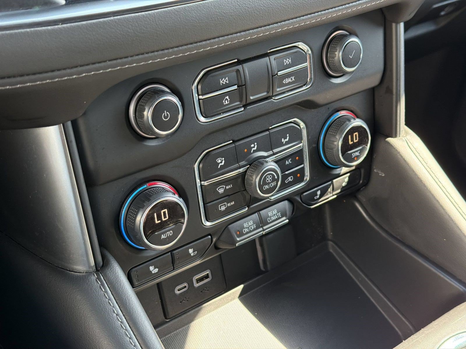 Used 2024 Chevrolet Tahoe LT RWD image 18
