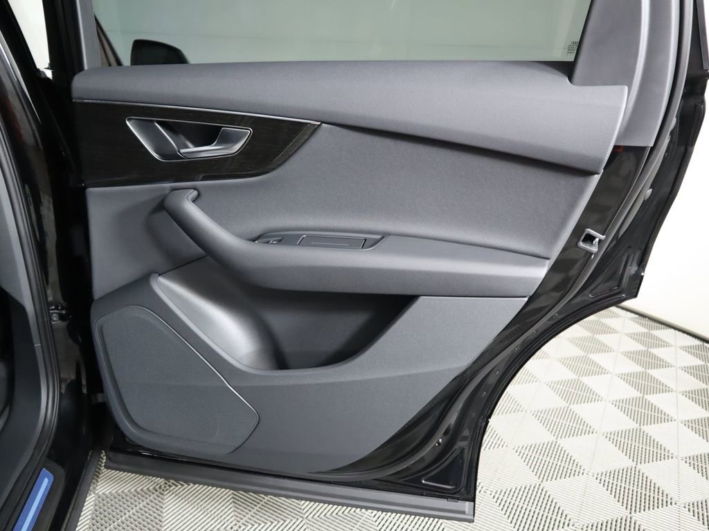 Certified 2025 Audi Q7 2.0T Premium image 27