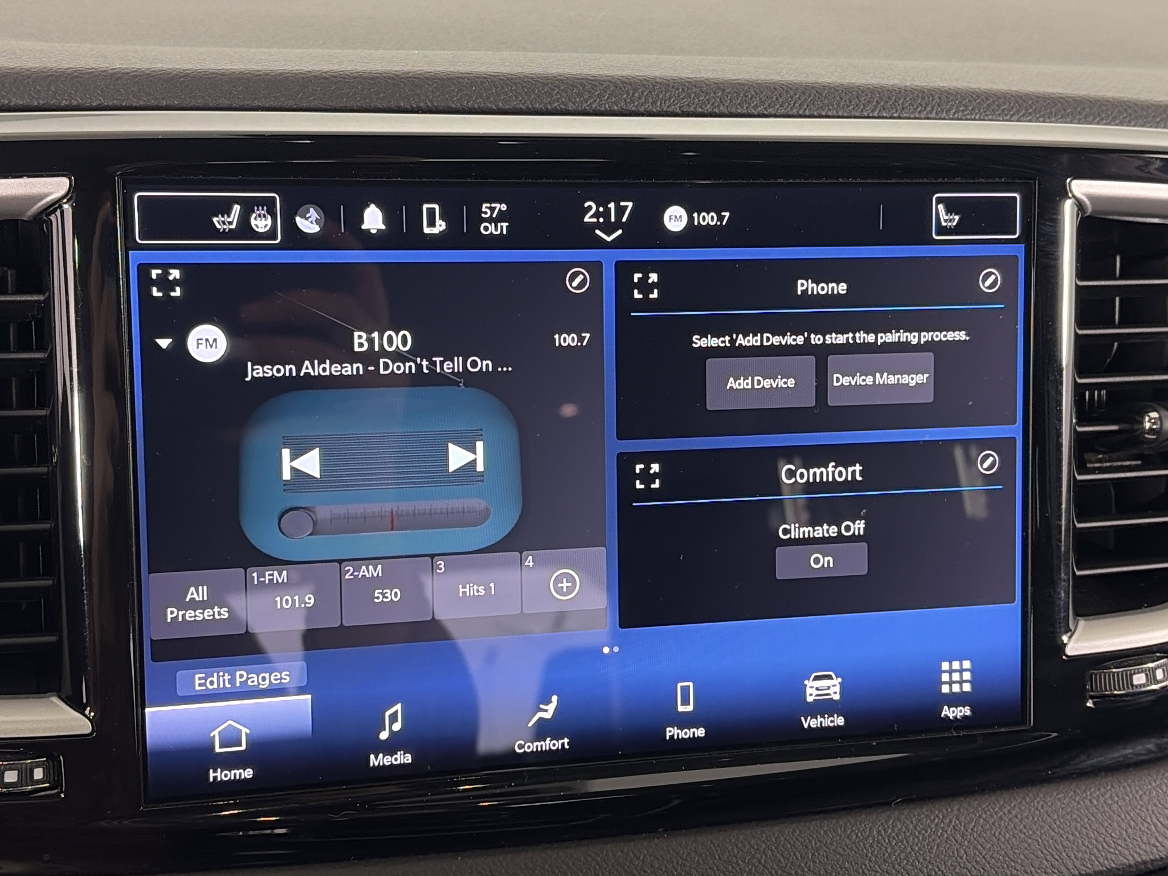 Used 2024 Chrysler Pacifica Touring-L image 18