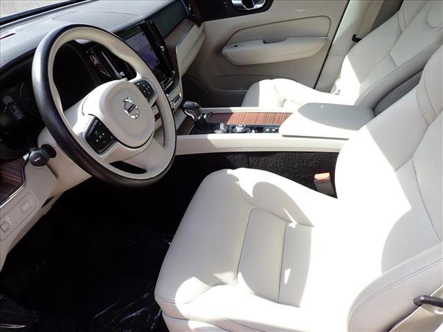 Used 2021 Volvo XC60 T5 Momentum w/ Protection Package Premier image 13