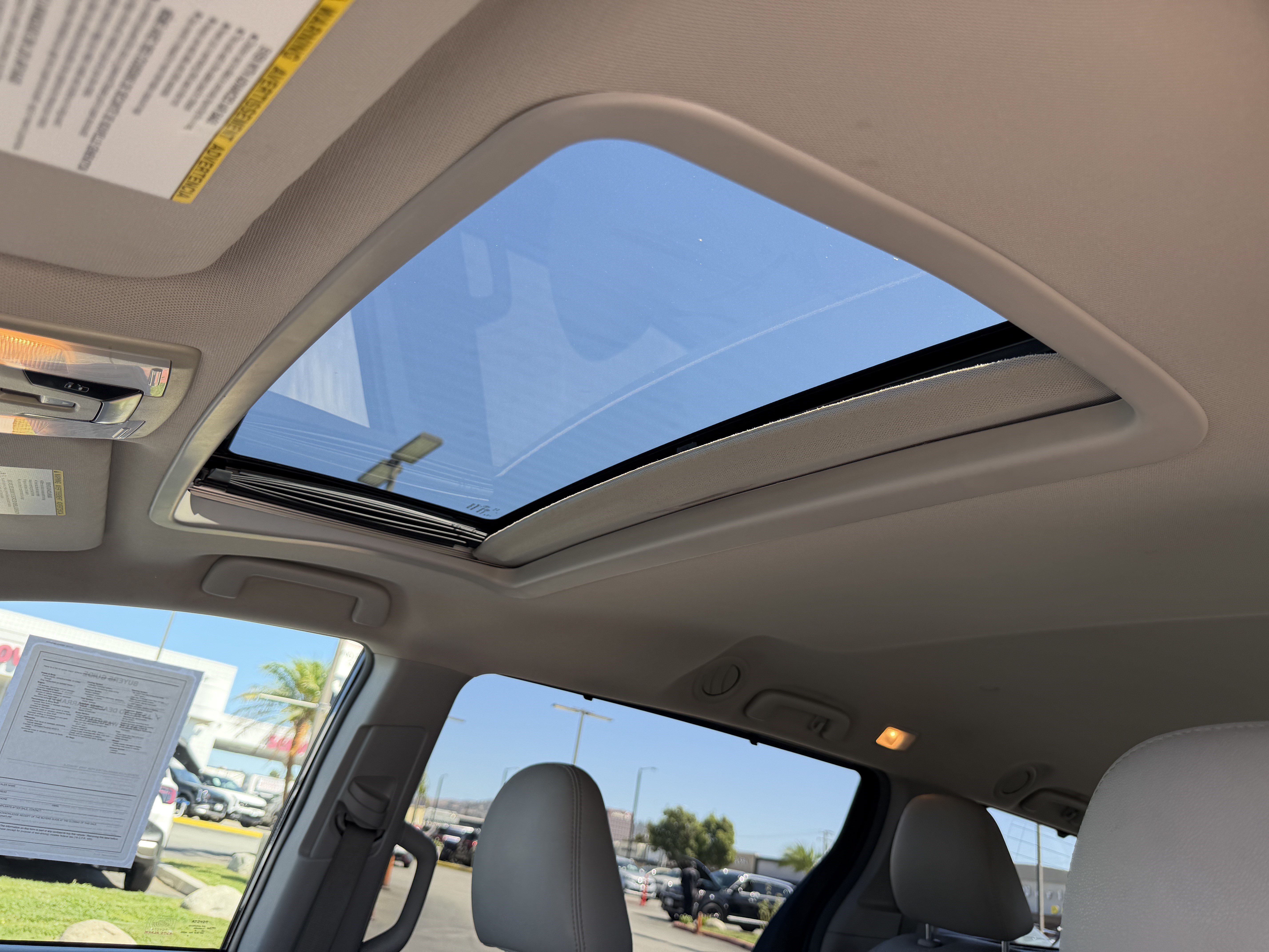 Used 2017 Toyota Sienna XLE w/ XLE Navigation Package FWD image 18