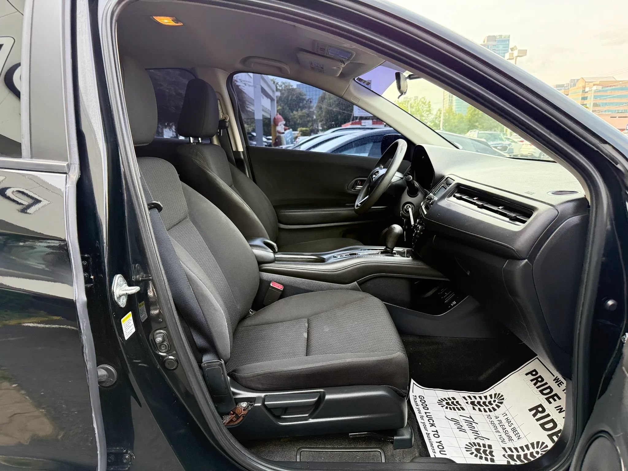 Used 2016 Honda HR-V LX image 31
