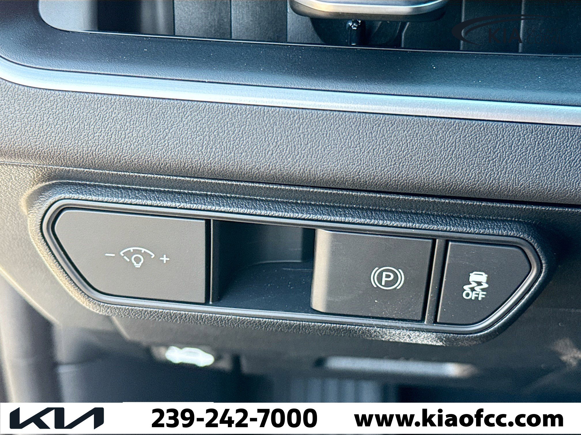 New 2025 Kia K4 LXS image 30