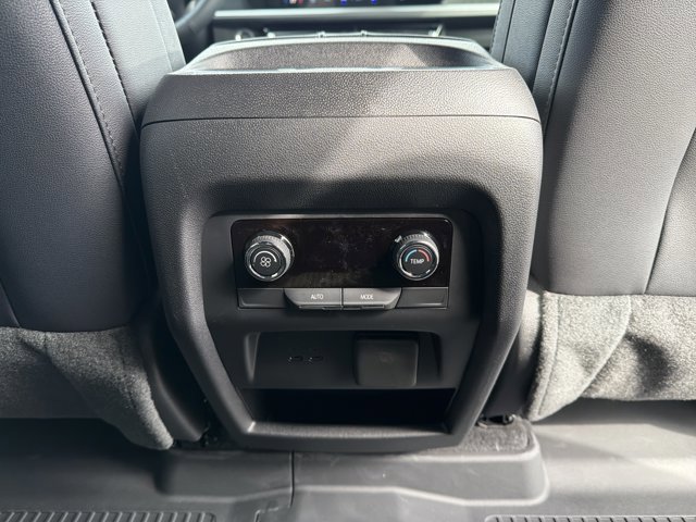 New 2026 Chevrolet Traverse LT AWD/4WD image 32