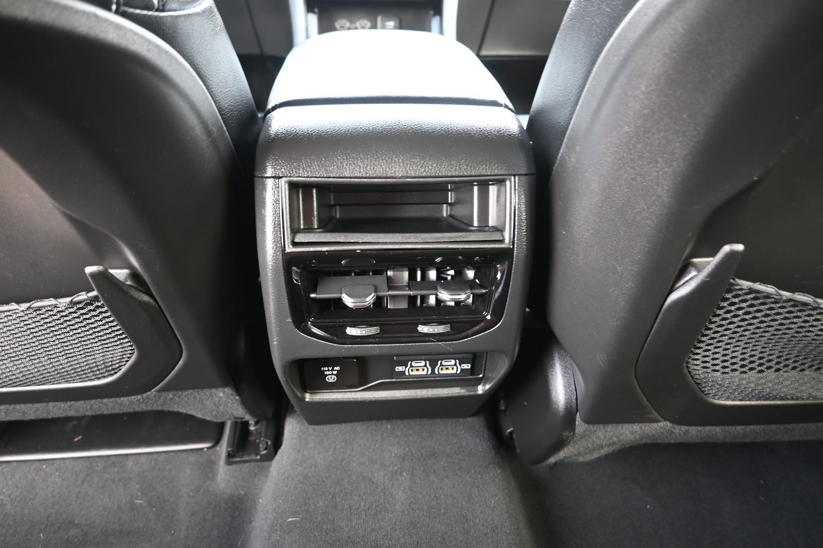 Used 2023 Jeep Grand Cherokee Laredo w/ Luxury Tech Group I image 19