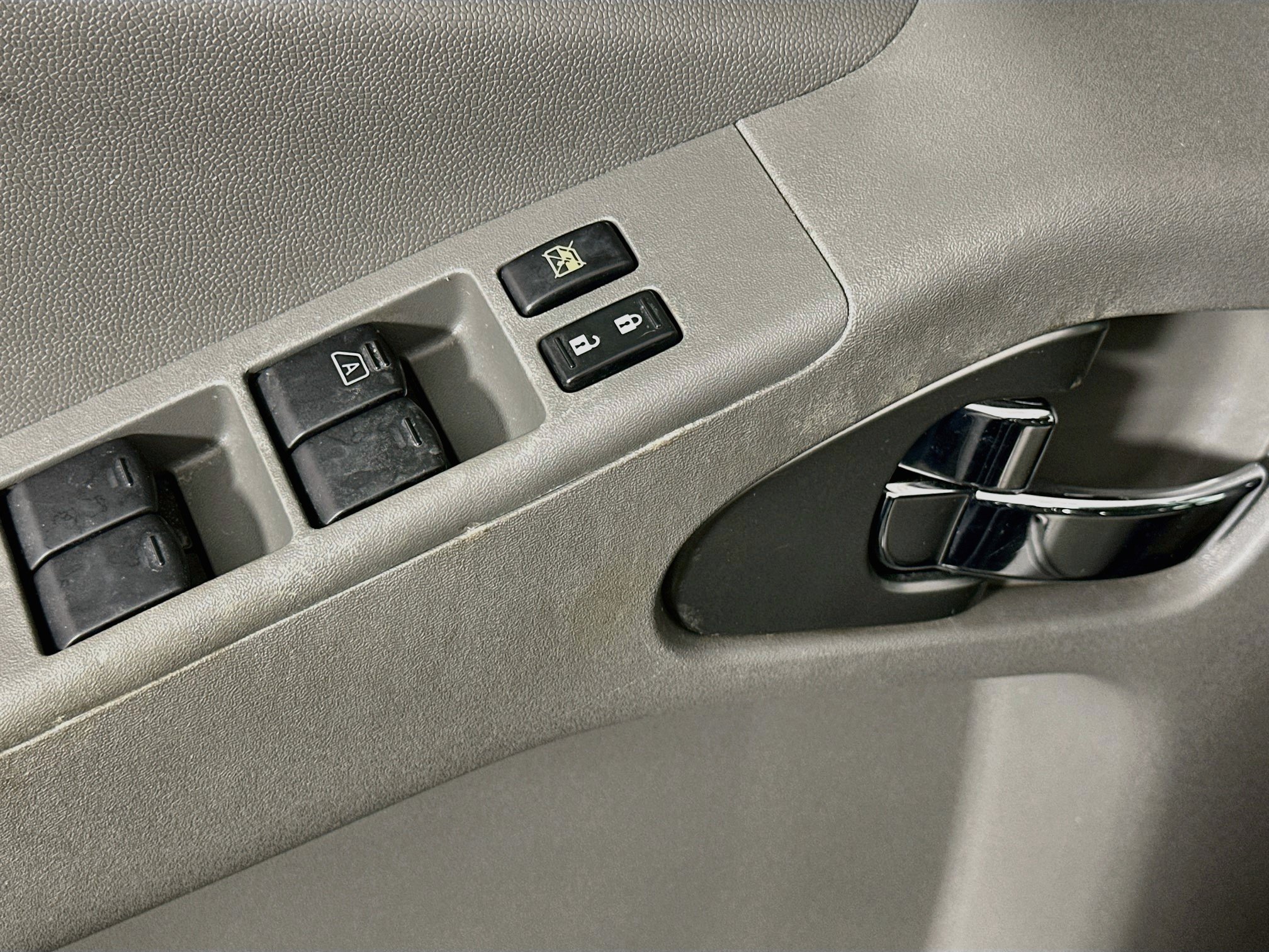 Used 2012 Nissan Frontier SV RWD image 15