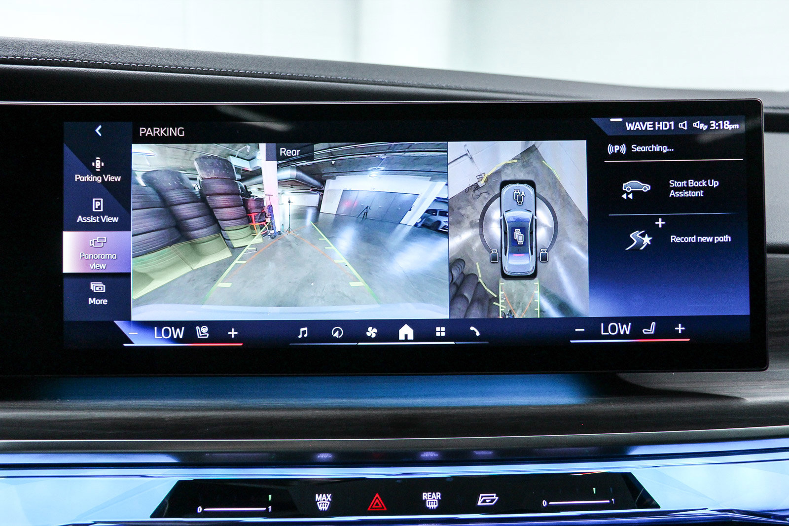 Certified 2023 BMW 740i w/ Parking Assistance Package image 23