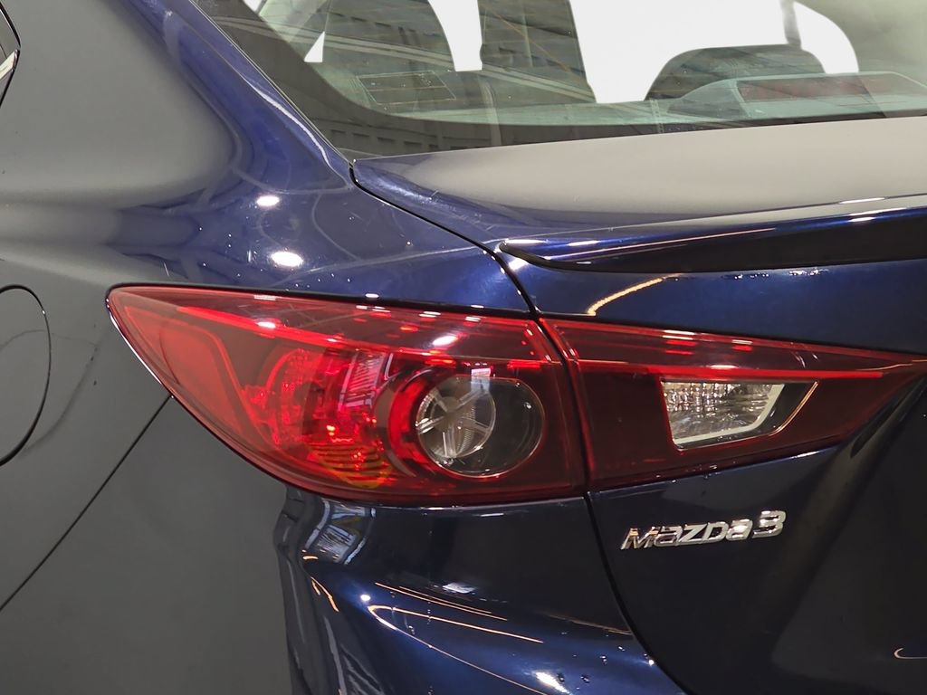 Used 2018 MAZDA MAZDA3 Touring FWD image 33