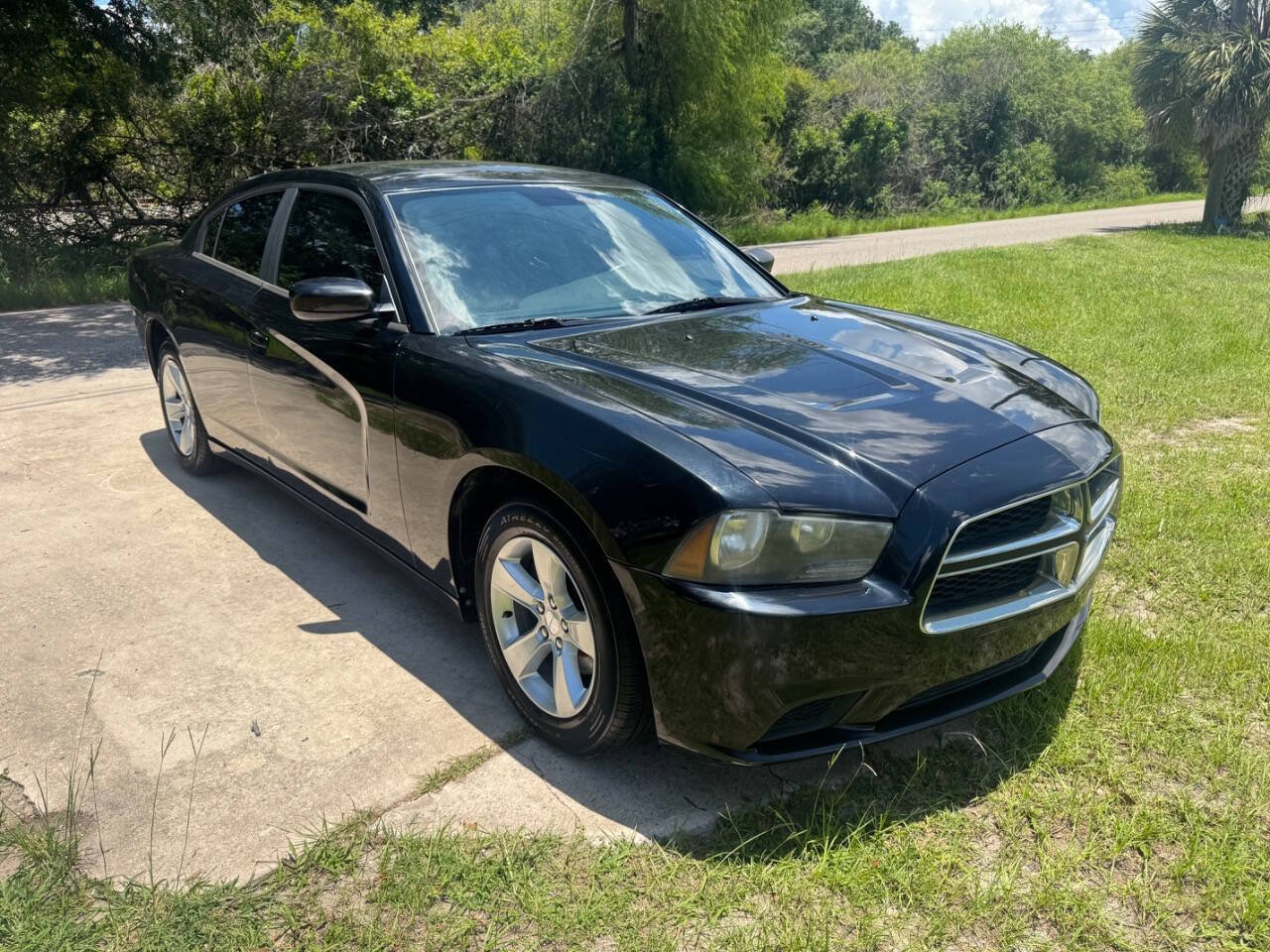 Used 2013 Dodge Charger SE w/ Connectivity Group RWD image 2