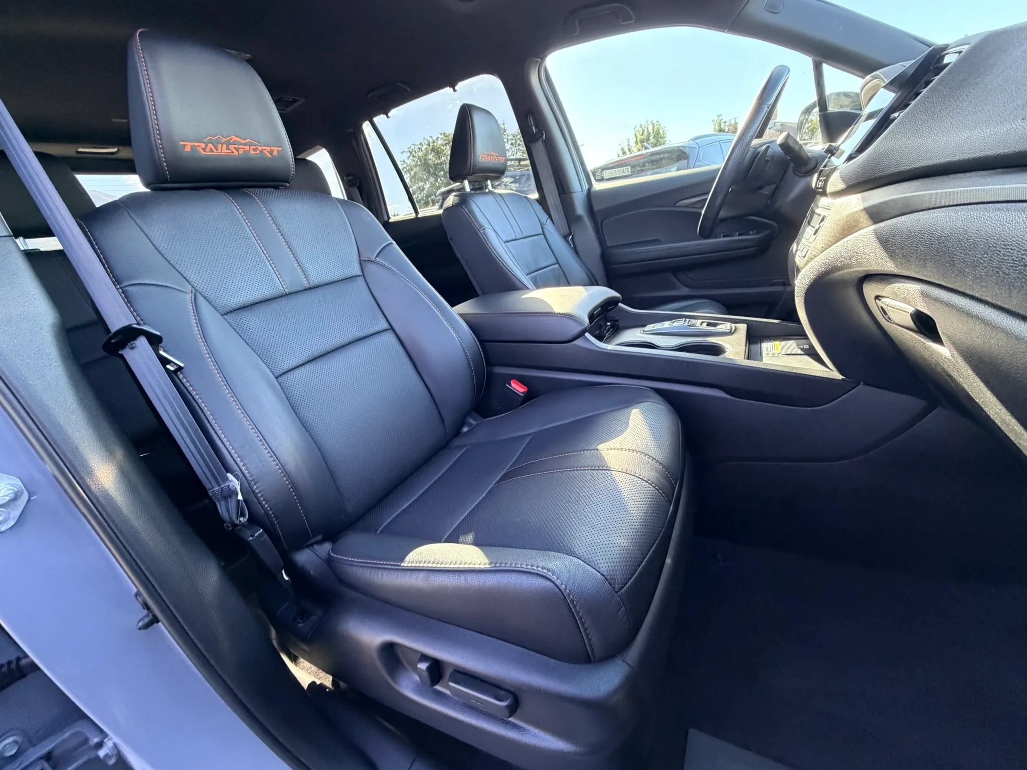 Used 2025 Honda Passport TrailSport image 23