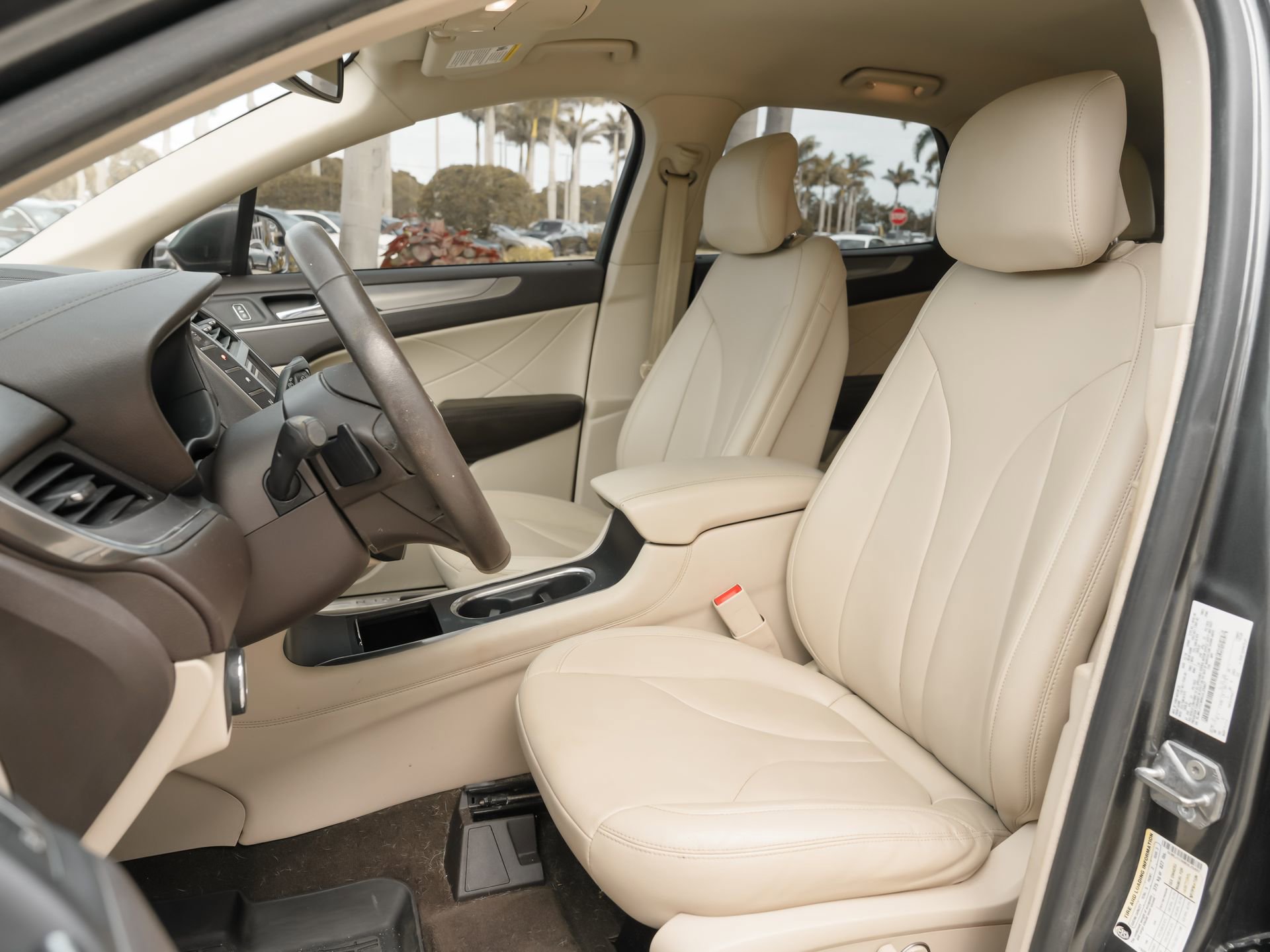 Used 2019 Lincoln MKC Premiere FWD image 16