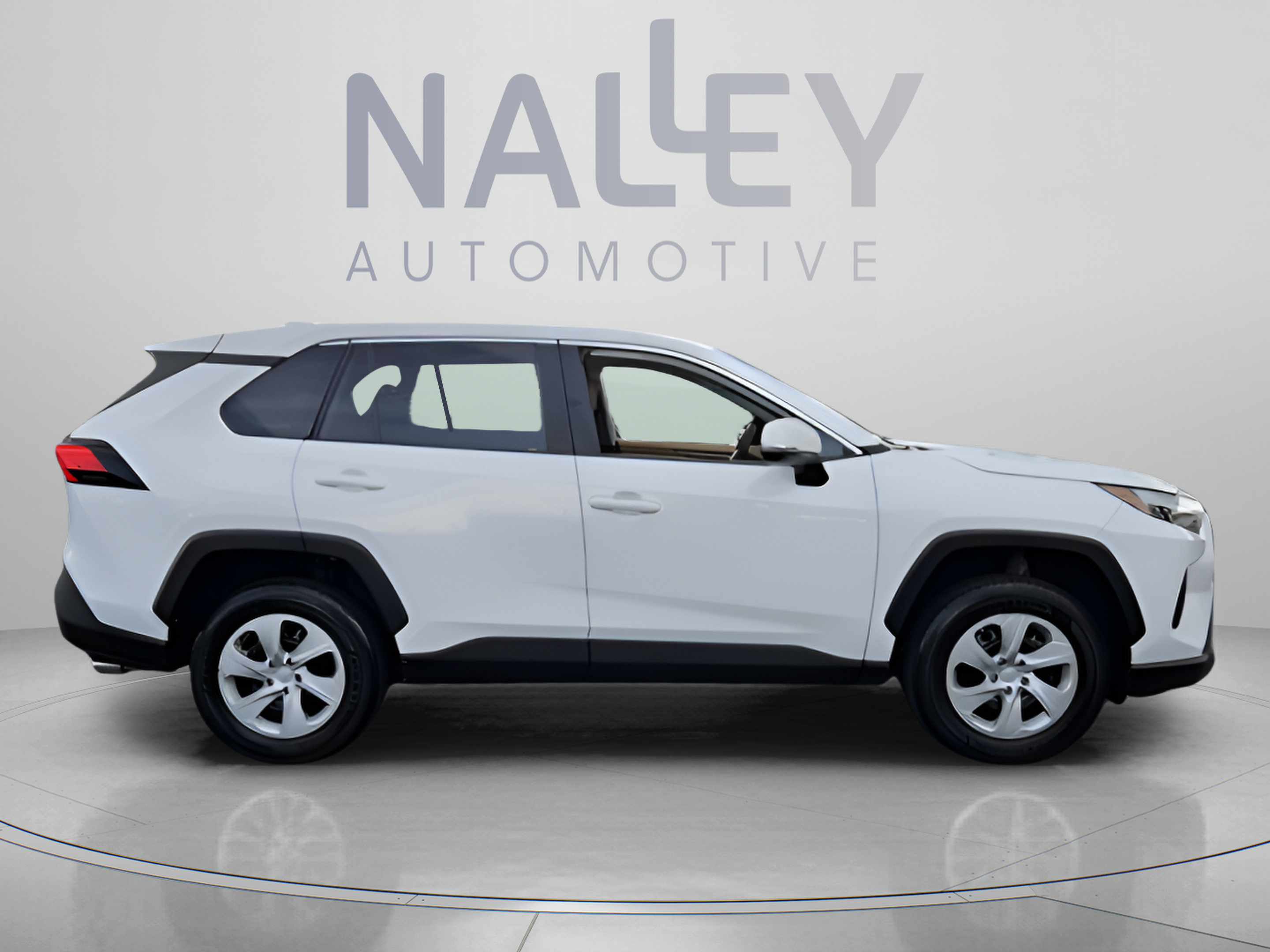 Used 2024 Toyota RAV4 LE FWD image 6