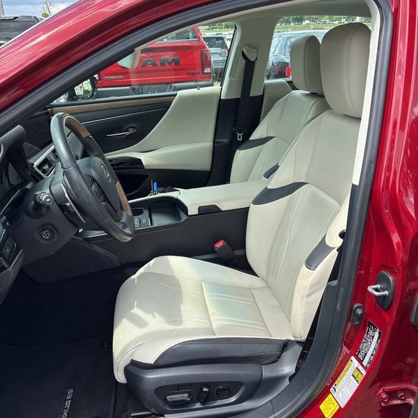 Used 2024 Lexus ES 350 w/ Technology Package FWD image 7
