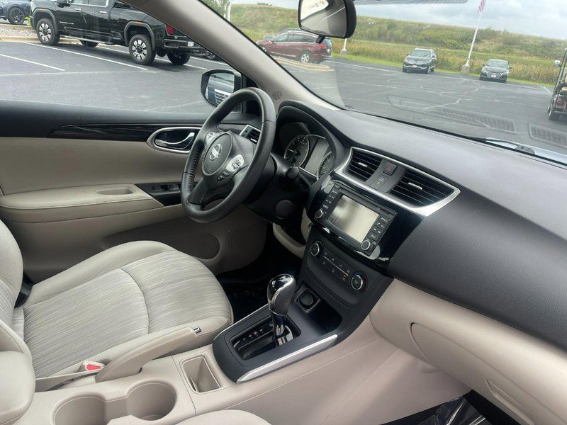 Used 2017 Nissan Sentra SV w/ Driver's Assist Package image 5
