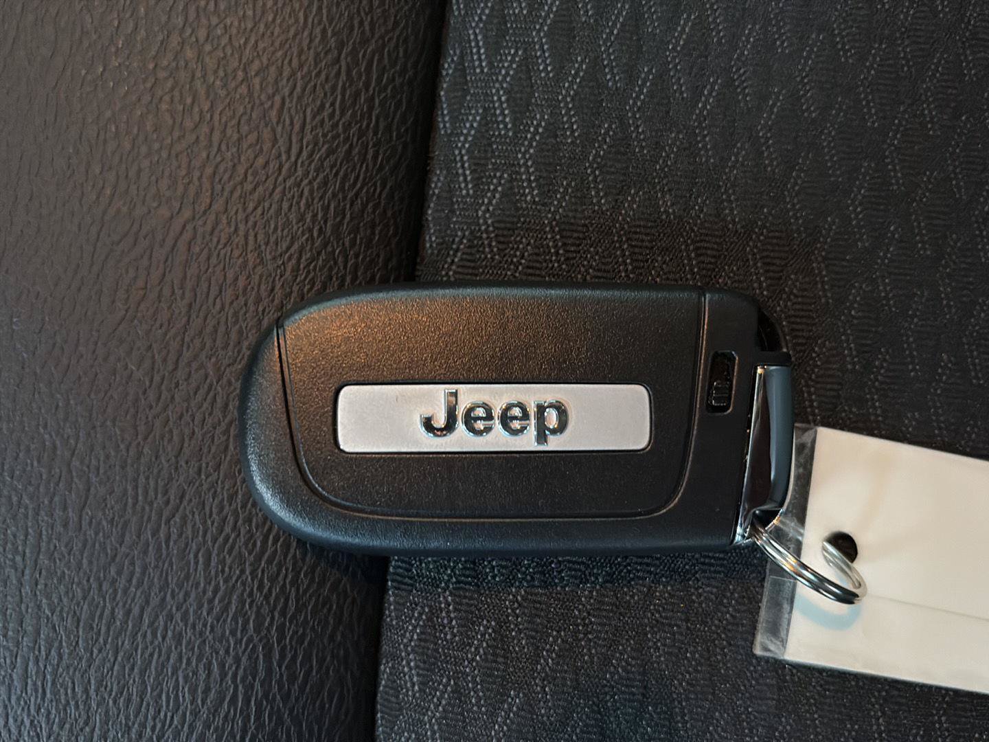 New 2026 Jeep Compass Latitude AWD/4WD image 33
