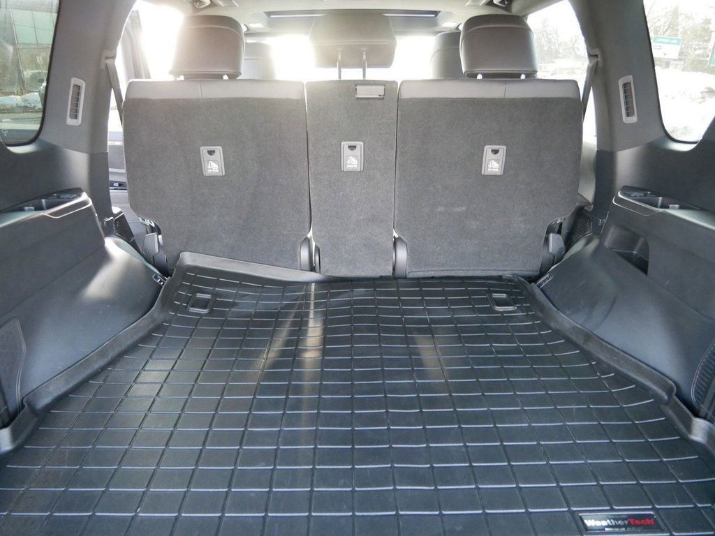 Used 2022 Lexus LX 600 4WD w/ Appearance Package image 12