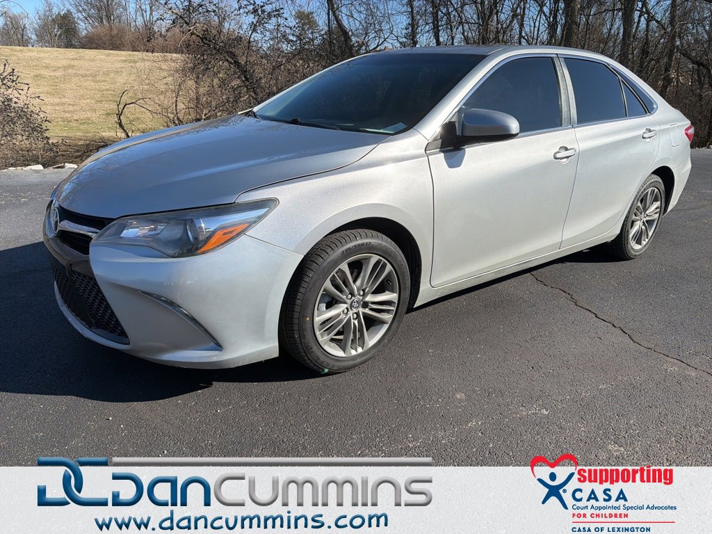 Used 2017 Toyota Camry SE w/ Moonroof Package image 1