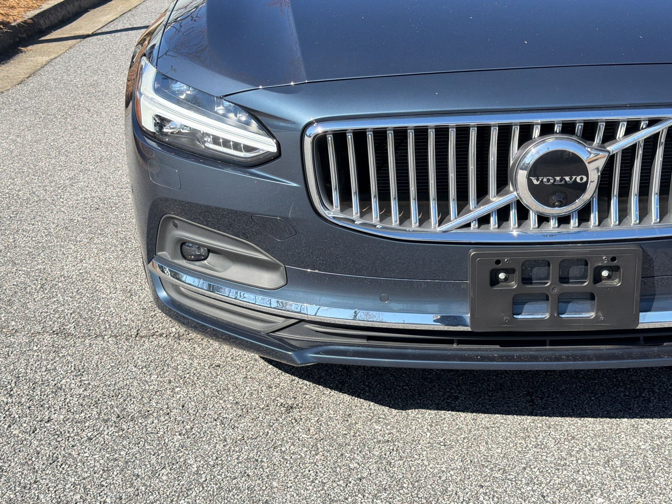 Certified 2023 Volvo S90 B6 Ultimate w/ Lounge Package image 11