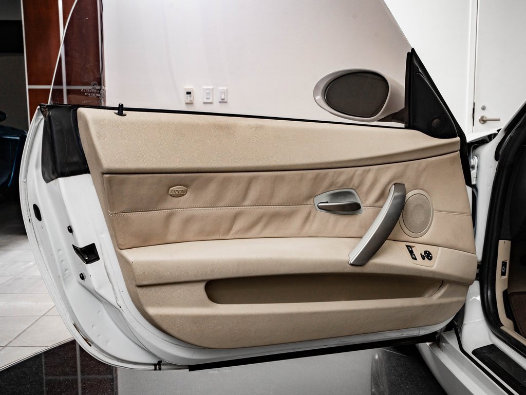 Used 2008 BMW Z4 3.0i image 32