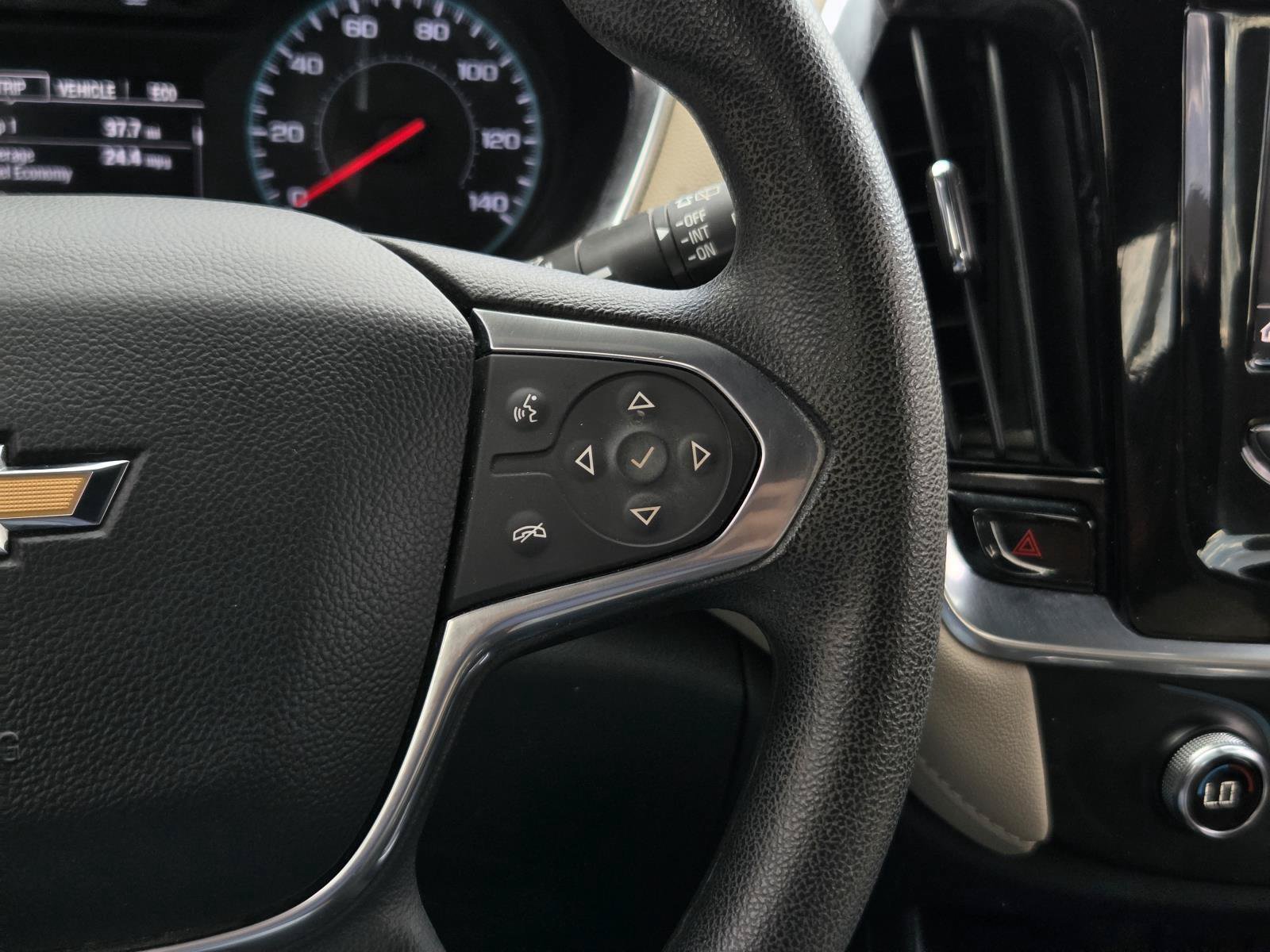Used 2023 Chevrolet Traverse LS FWD image 18