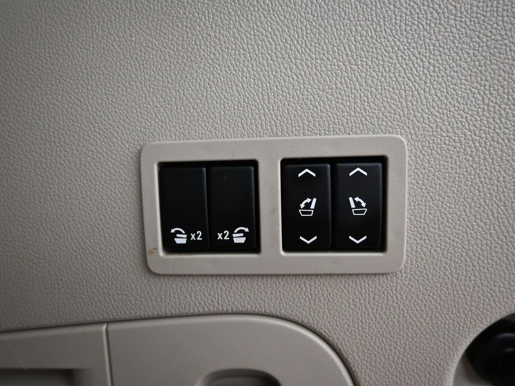 Used 2020 Cadillac Escalade Luxury image 32