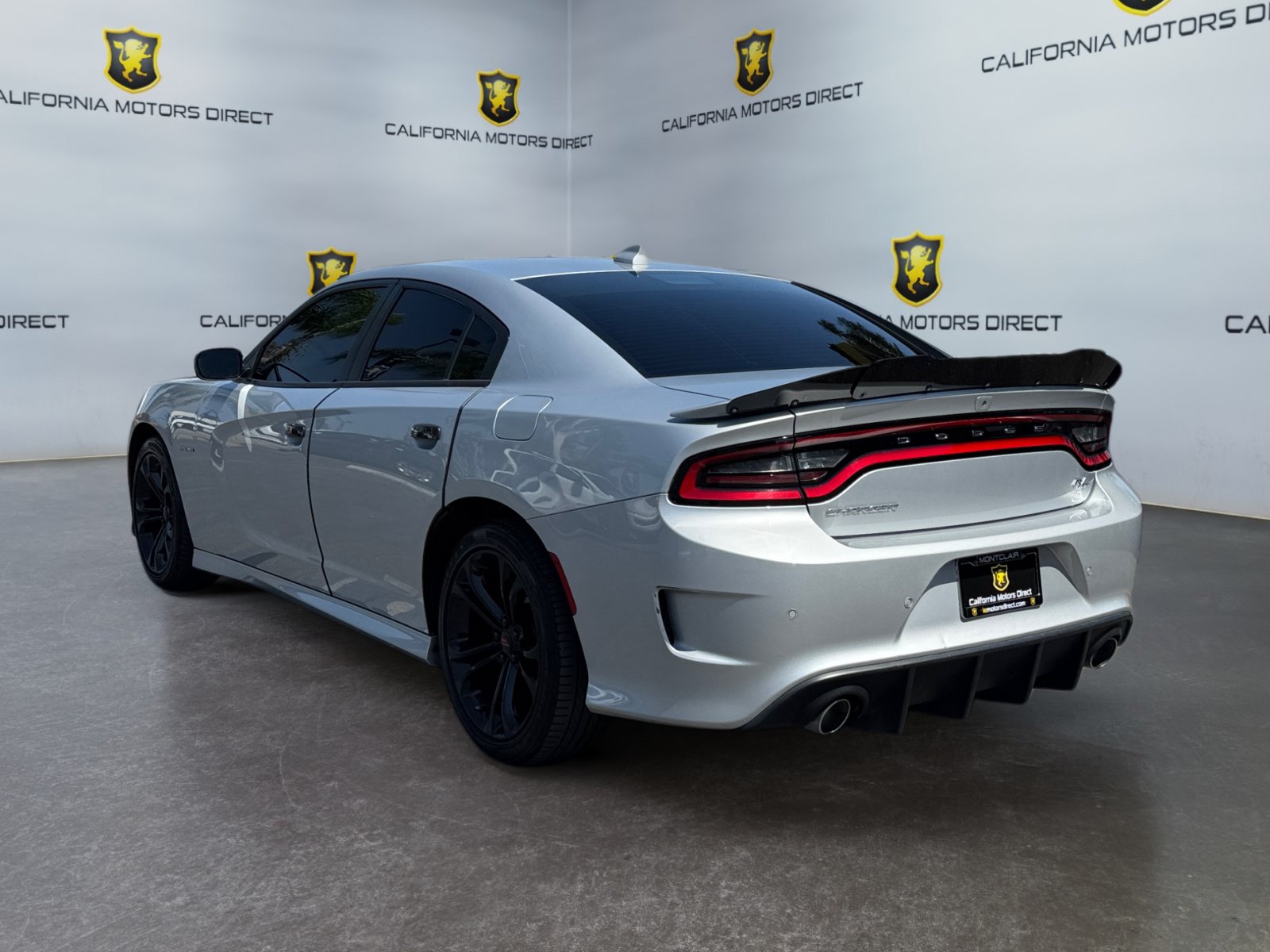 Used 2020 Dodge Charger R/T w/ Navigation & Travel Group RWD image 3