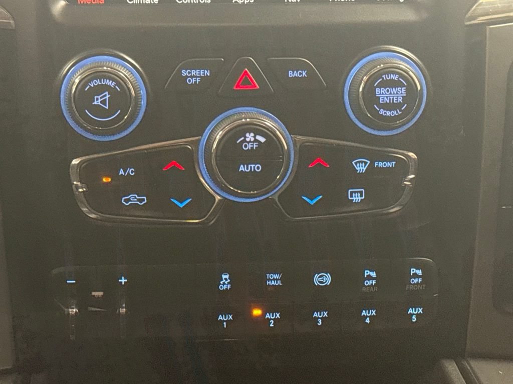 Used 2018 RAM 2500 Big Horn w/ Sport Appearance Group AWD/4WD image 15