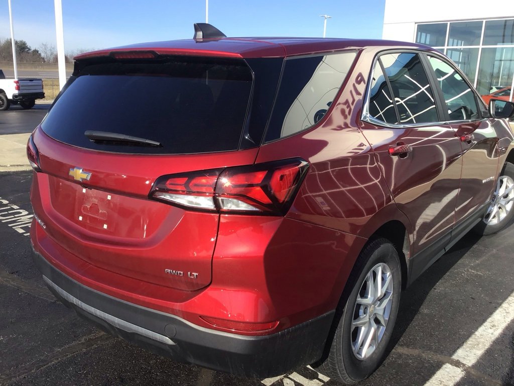 Used 2023 Chevrolet Equinox LT image 3