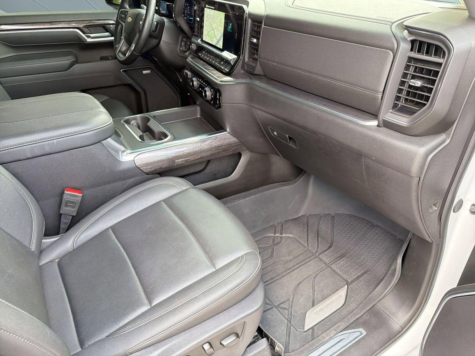 Certified 2025 Chevrolet Silverado 3500 LTZ w/ LTZ Convenience Package AWD/4WD image 31