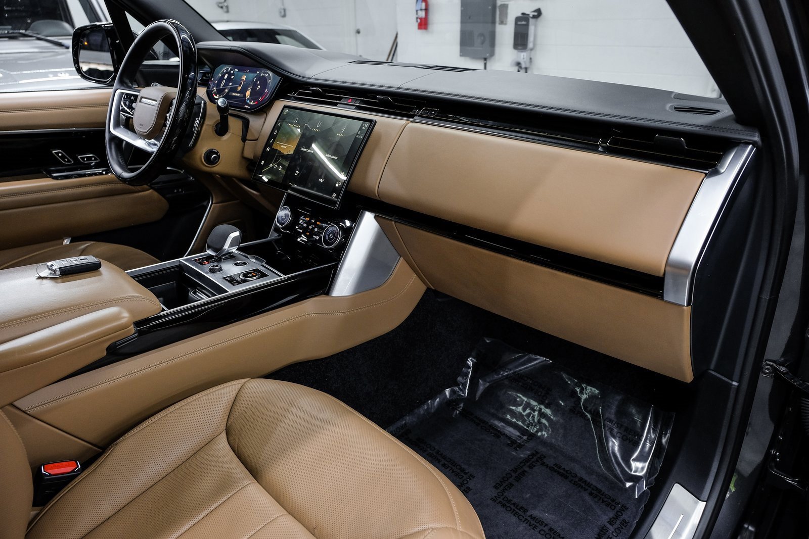 Used 2023 Land Rover Range Rover Autobiography image 22