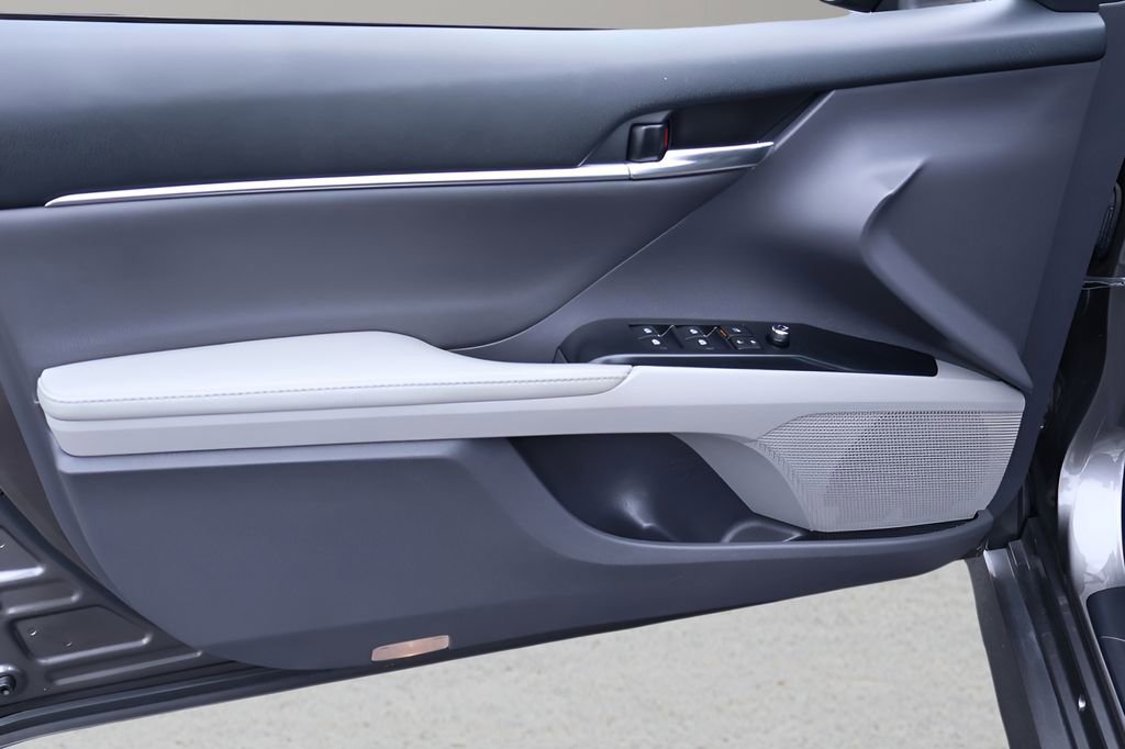 Certified 2020 Toyota Camry XLE FWD image 12